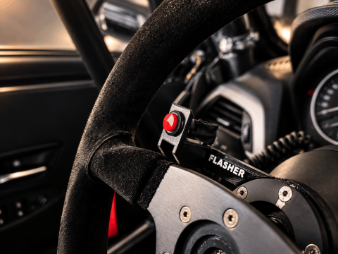 Motorsport Lenkradtasteradapter mit Auslösetaster – für 6-Loch Snap-Off – BMW 1er Cup